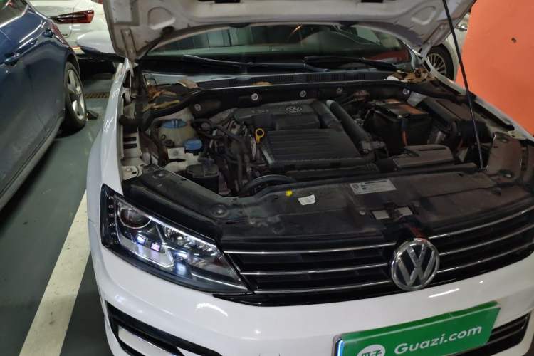 Used Volkswagen Sagitar 2018 280TSI DSG Ignite Edition Engine Bay Right