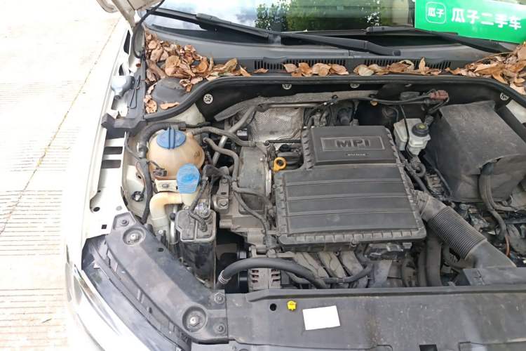 Used Volkswagen Sagitar 2018 1.6L Manual Comfort Model Engine Bay Right
