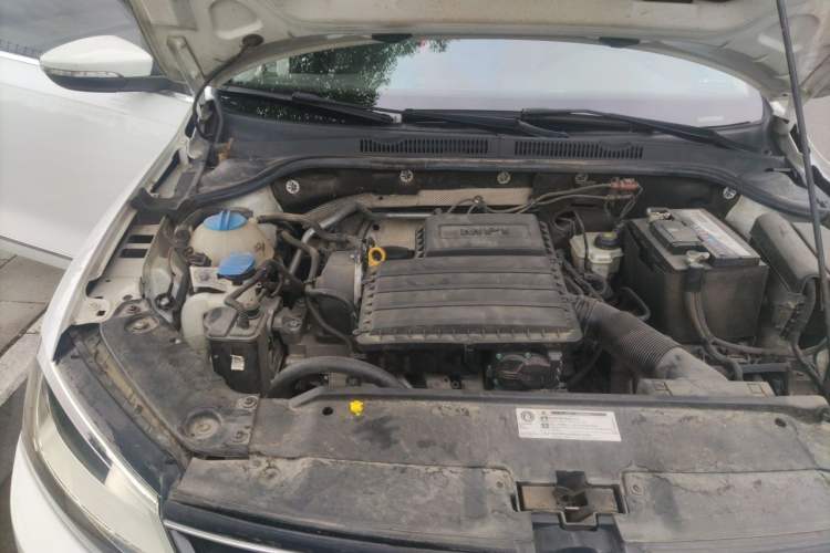 Used Volkswagen Sagitar 2018 1.6L Manual Comfort Model Engine Bay Right