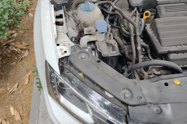 Used Volkswagen Sagitar 2018 280TSI DSG Ignite Edition Engine Bay Right