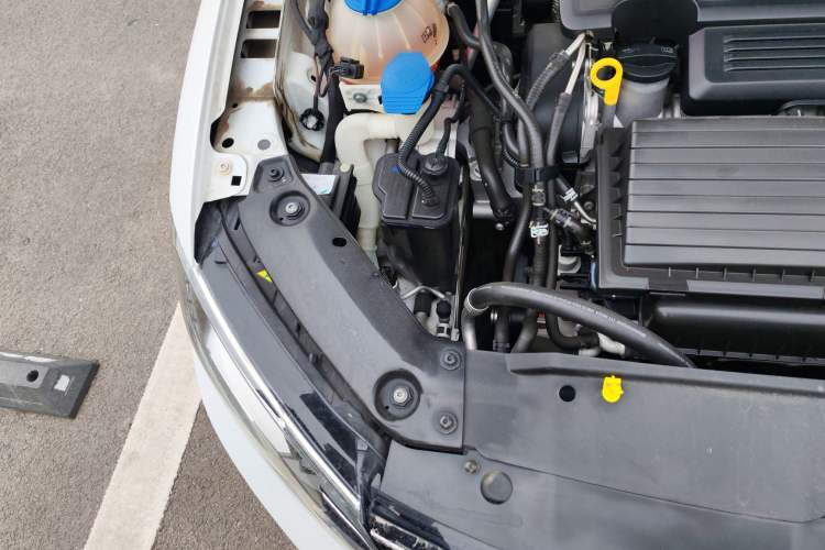 Used Volkswagen Sagitar 2018 280TSI DSG Luxury Model Engine Bay Right