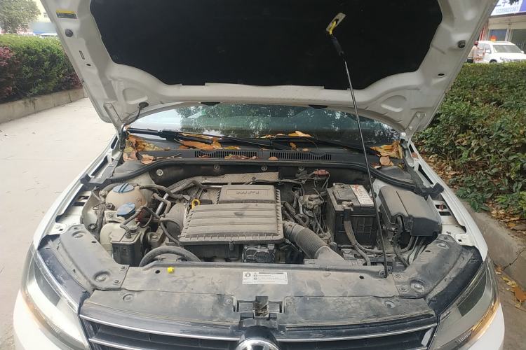 Used Volkswagen Sagitar 2018 1.6L Automatic Fashion Model Engine Bay