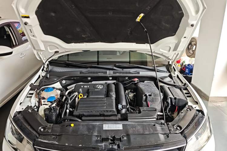 Used Volkswagen Sagitar 2018 280TSI DSG Comfort Model Engine Bay