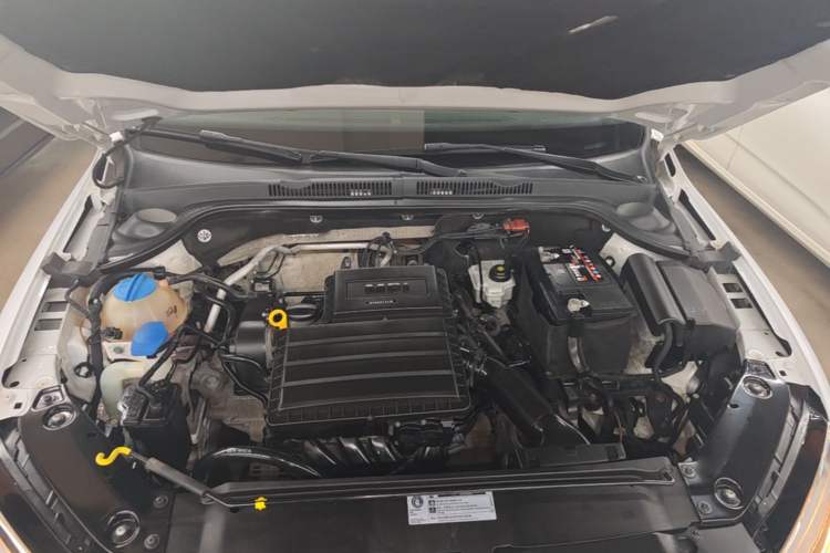 Used Volkswagen Sagitar 2018 1.6L Manual Comfort Model Engine Bay