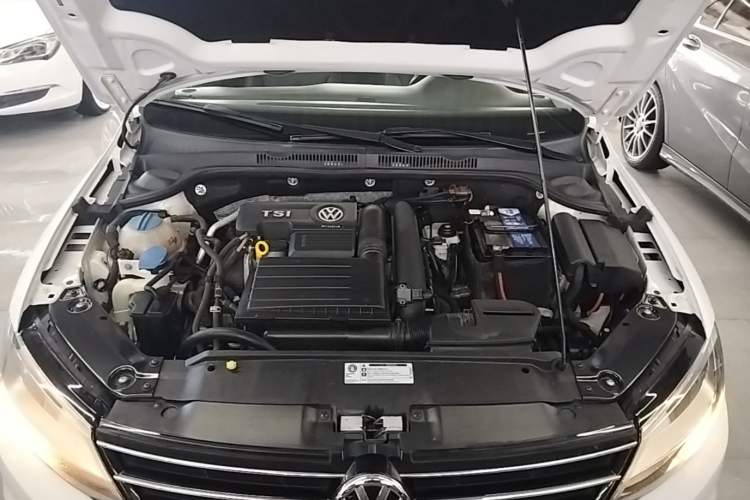 Used Volkswagen Sagitar 2018 180TSI DSG Prestige Edition Engine Bay