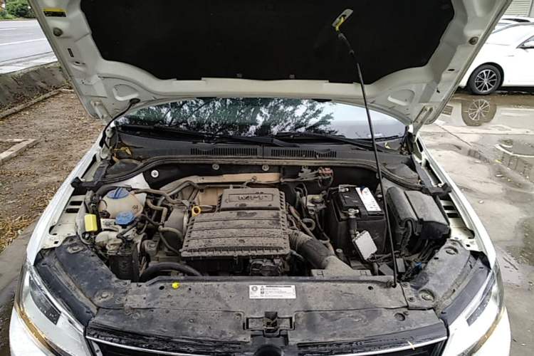 Used Volkswagen Sagitar 2018 1.6L Automatic Comfort Model Engine Bay