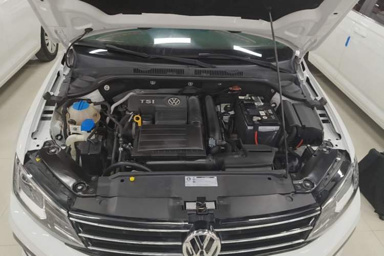 Used Volkswagen Sagitar 2018 280TSI DSG Ignite Edition Engine Bay