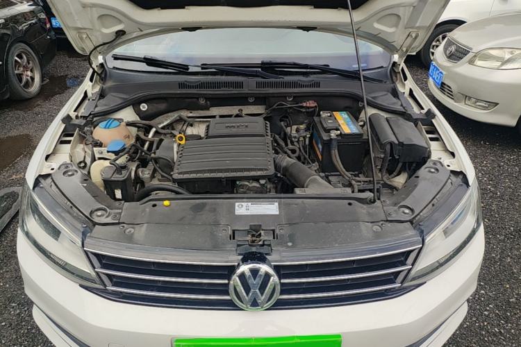 Used Volkswagen Sagitar 2018 1.6L Automatic Fashion Model Engine Bay