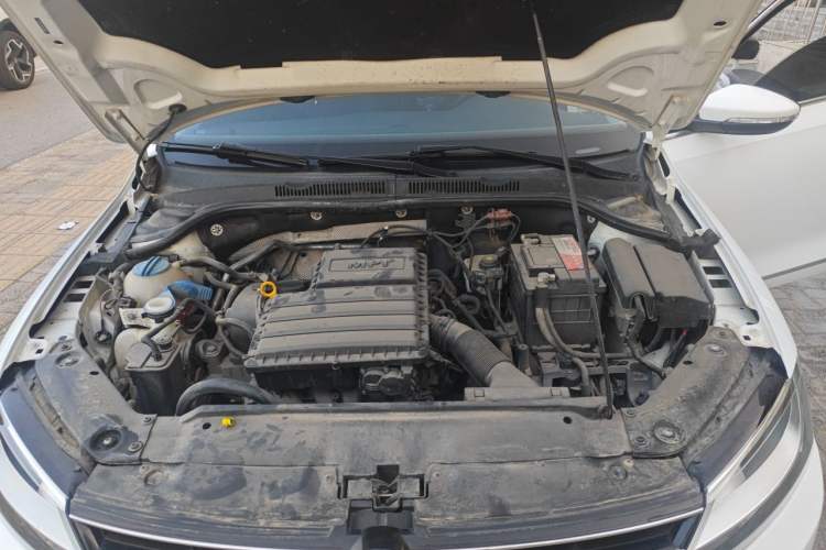 Used Volkswagen Sagitar 2018 1.6L Automatic Comfort Model Engine Bay