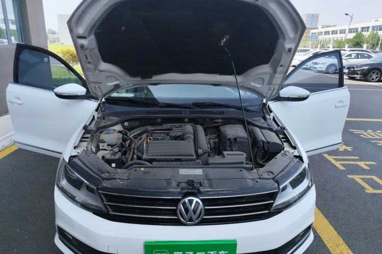 Used Volkswagen Sagitar 2018 280TSI DSG Comfort Model Engine Bay