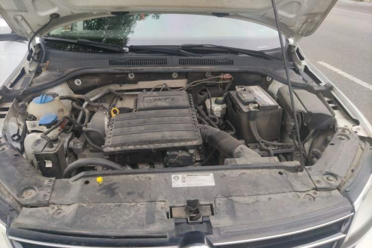 Used Volkswagen Sagitar 2018 1.6L Manual Comfort Model Engine Bay