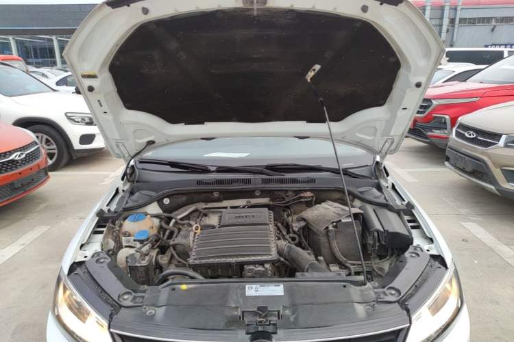 Used Volkswagen Sagitar 2018 1.6L Automatic Comfort Model Engine Bay