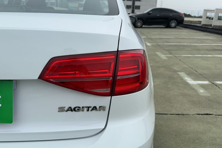 Used Volkswagen Sagitar 2018 1.6L Automatic Fashion Model Exterior 2