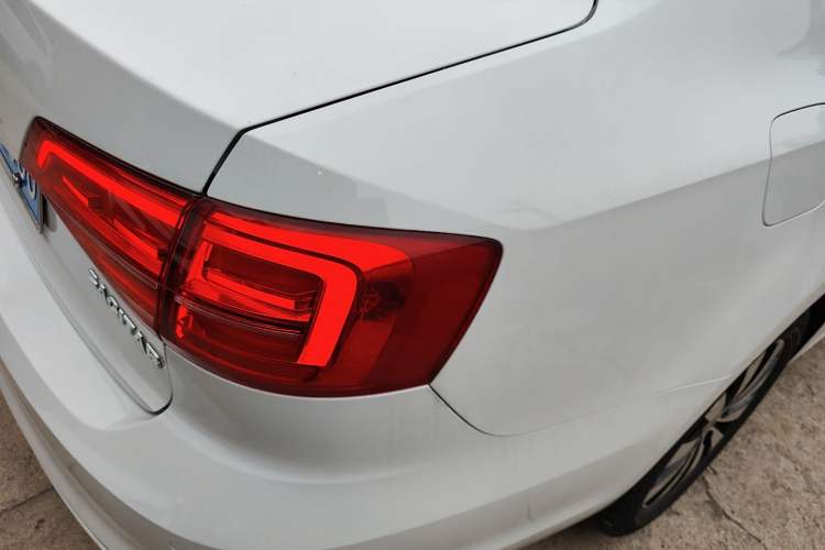 Used Volkswagen Sagitar 2018 1.6L Automatic Comfort Model Exterior 3