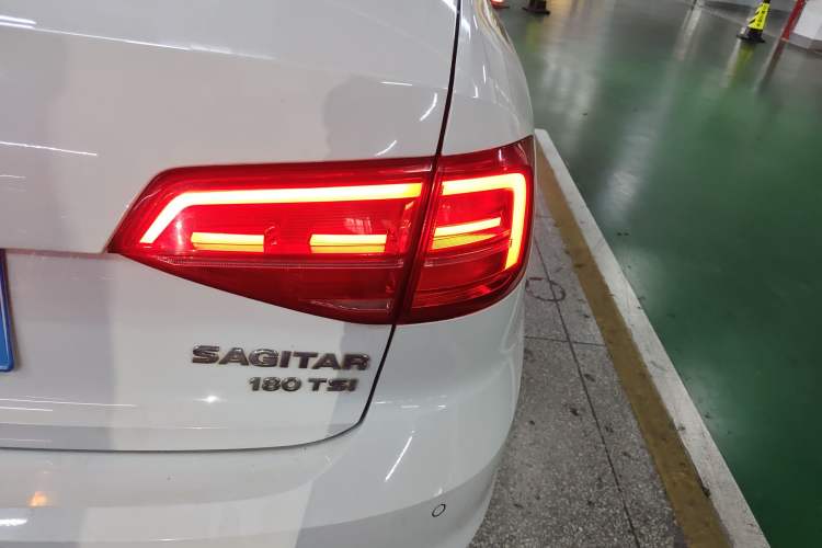 Used Volkswagen Sagitar 2018 180TSI DSG Prestige Edition Exterior 3