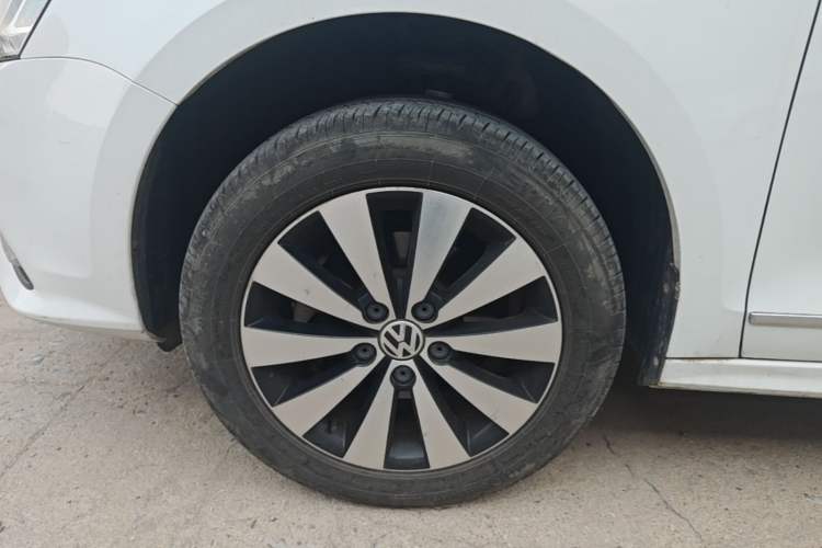 Used Volkswagen Sagitar 2018 1.6L Manual Comfort Model Exterior 4