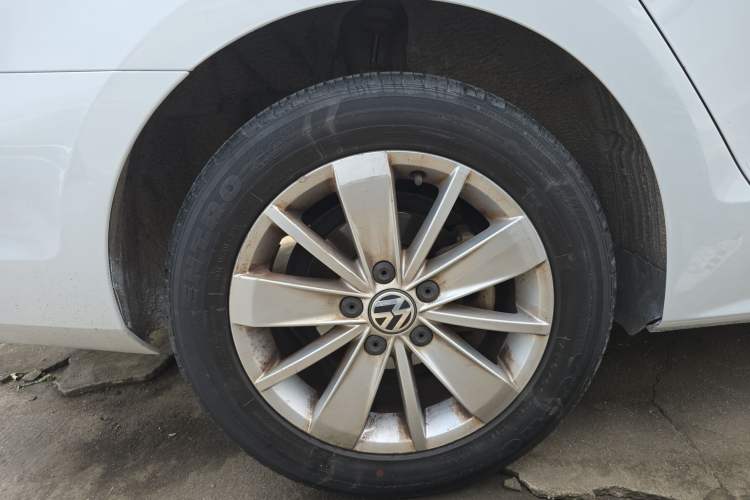 Used Volkswagen Sagitar 2018 1.6L Automatic Fashion Model Exterior 5
