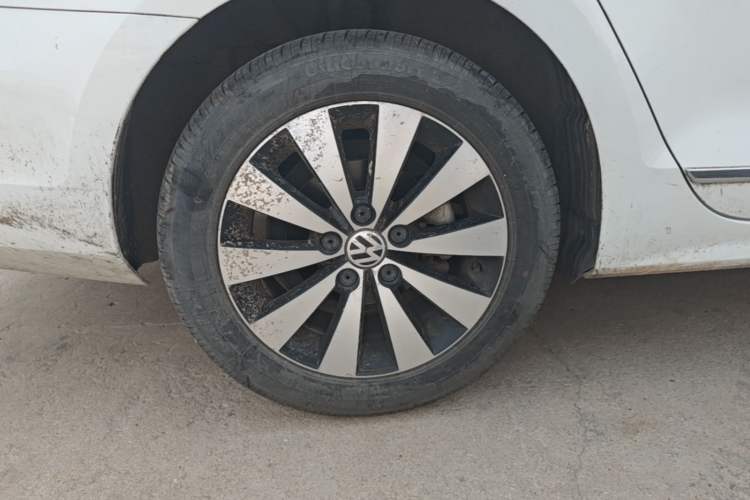 Used Volkswagen Sagitar 2018 1.6L Manual Comfort Model Exterior 5