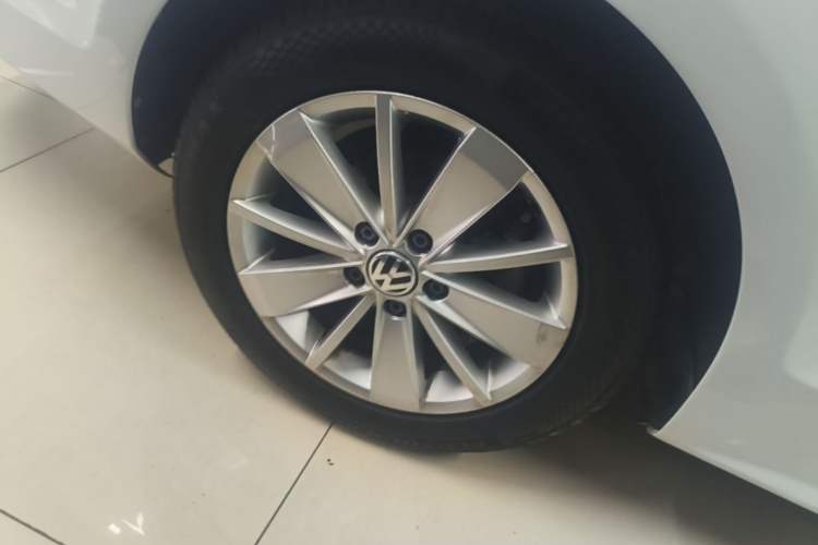 Used Volkswagen Sagitar 2018 1.6L Automatic Fashion Model Exterior 5