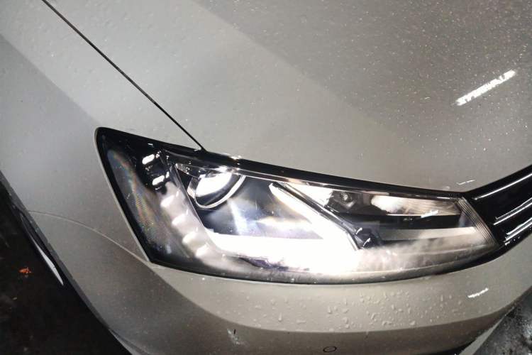 Used Volkswagen Sagitar 2018 280TSI DSG Luxury Model Exterior 6