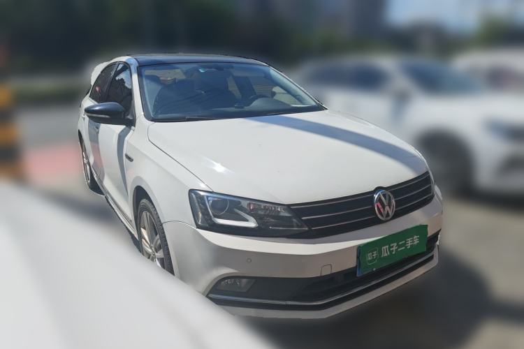 Used Volkswagen Sagitar 2018 280TSI DSG Luxury Model Front Right 45 Deg