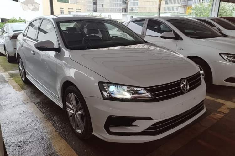 Used Volkswagen Sagitar 2018 280TSI DSG Ignite Edition Front Right 45 Deg