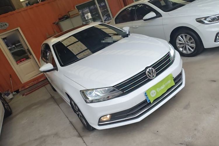 Used Volkswagen Sagitar 2018 1.6L Automatic Comfort Model Front Right 45 Deg