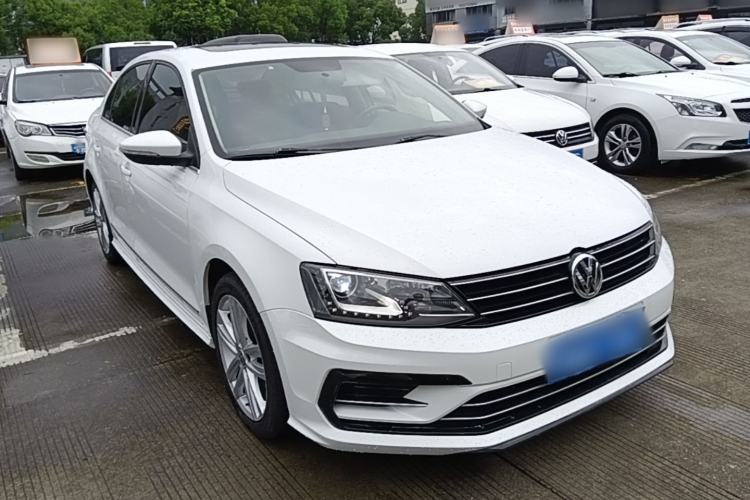 Used Volkswagen Sagitar 2018 280TSI DSG Ignite Edition Front Right 45 Deg