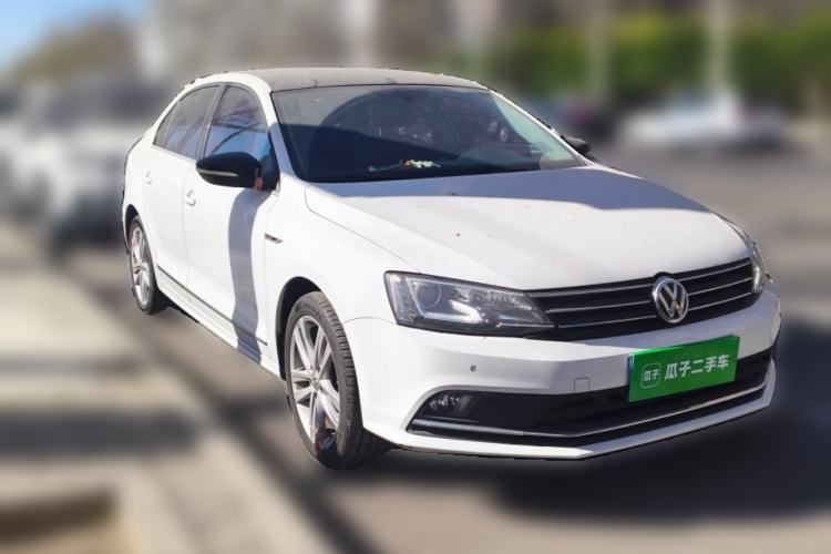 Used Volkswagen Sagitar 2018 280TSI DSG Luxury Model Front Right 45 Deg