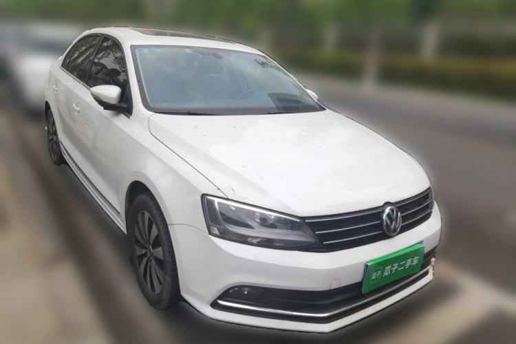 Used Volkswagen Sagitar 2018 1.6L Manual Comfort Model Front Right 45 Deg