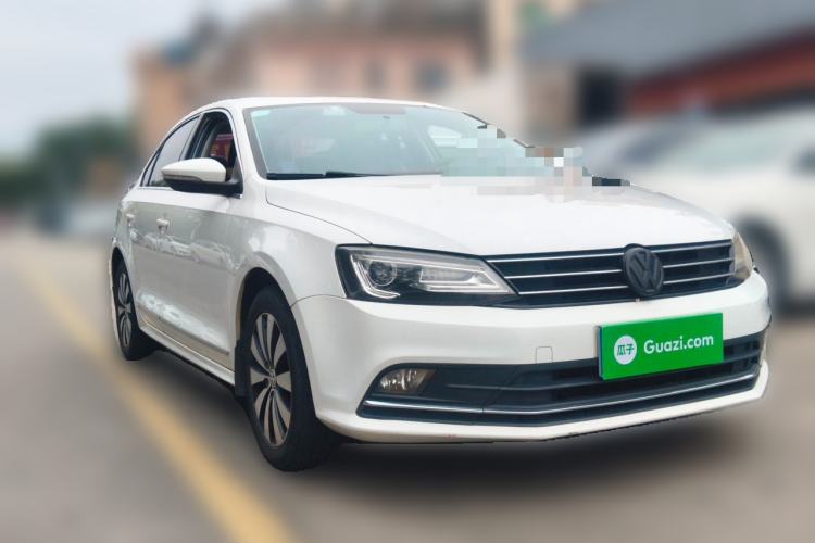 Used Volkswagen Sagitar 2018 280TSI DSG Comfort Model Front Right 45 Deg