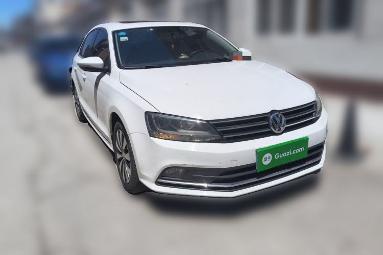 Used Volkswagen Sagitar 2018 280TSI DSG Comfort Model Front Right 45 Deg