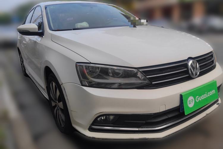 Used Volkswagen Sagitar 2018 280TSI DSG Comfort Model Front Right 45 Deg