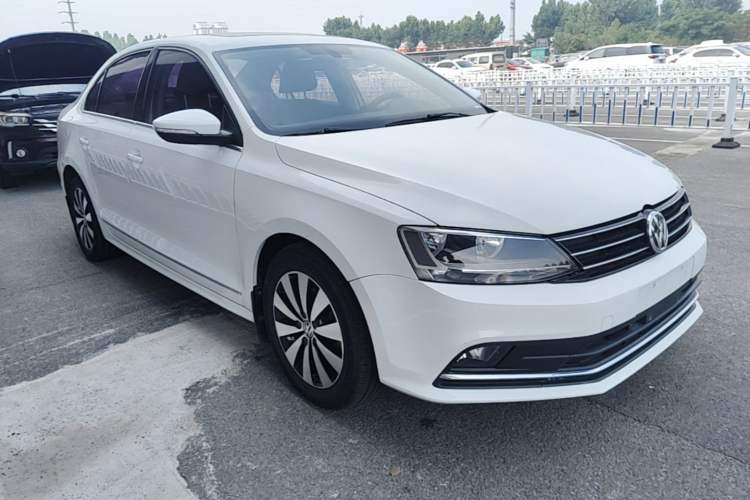 Used Volkswagen Sagitar 2018 180TSI DSG Prestige Edition Front Right 45 Deg