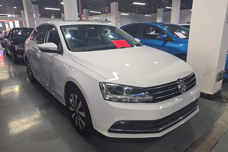 Used Volkswagen Sagitar 2018 1.6L Automatic Comfort Model Front Right 45 Deg