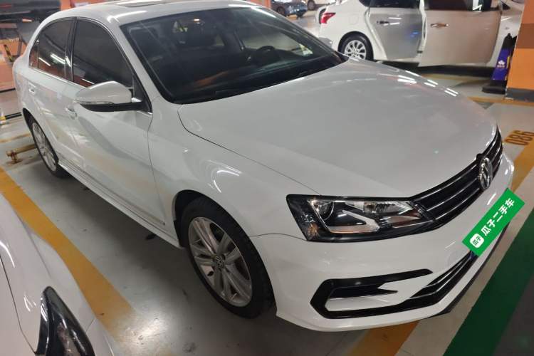 Used Volkswagen Sagitar 2018 280TSI DSG Ignite Edition Front Right 45 Deg