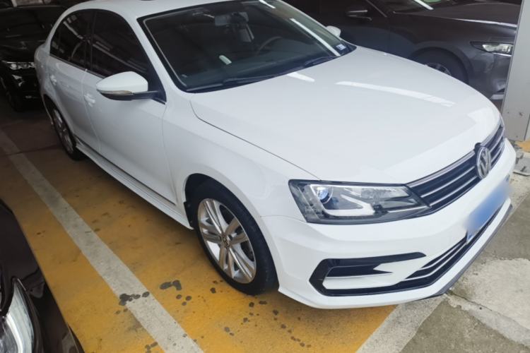 Used Volkswagen Sagitar 2018 280TSI DSG Ignite Edition Front Right 45 Deg