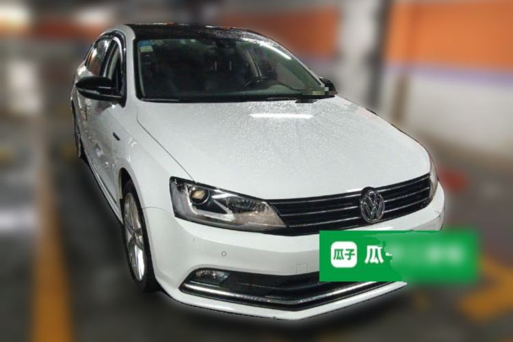Used Volkswagen Sagitar 2018 280TSI DSG Luxury Model Front Right 45 Deg