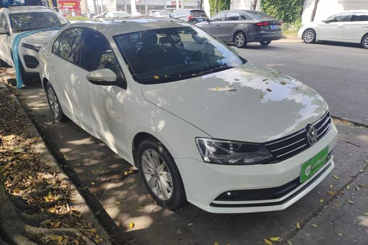 Used Volkswagen Sagitar 2018 1.6L Automatic Fashion Model Front Right 45 Deg