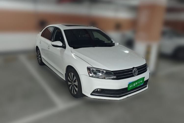 Used Volkswagen Sagitar 2018 1.6L Automatic Comfort Model Front Right 45 Deg