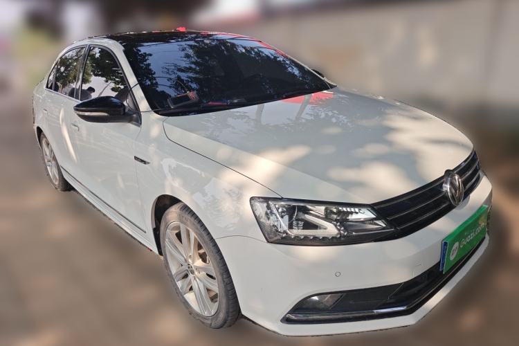 Used Volkswagen Sagitar 2018 280TSI DSG Luxury Model Front Right 45 Deg