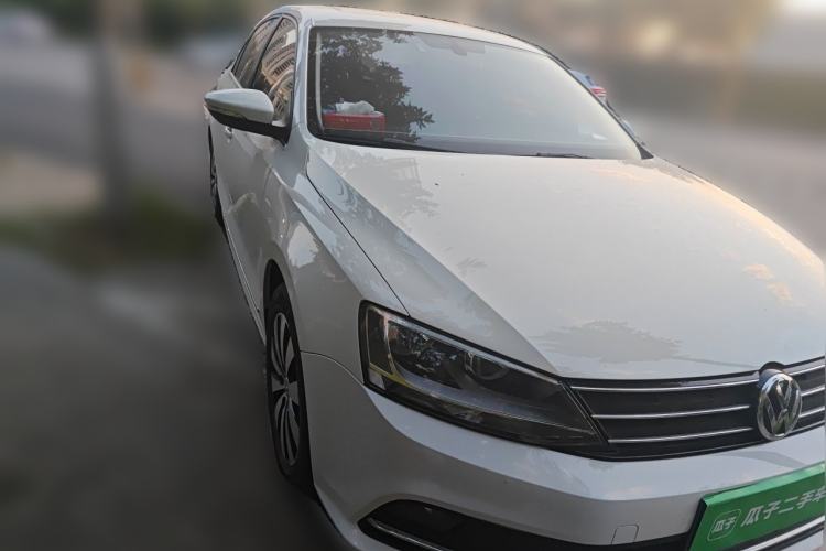 Used Volkswagen Sagitar 2018 1.6L Automatic Comfort Model Front Right 45 Deg