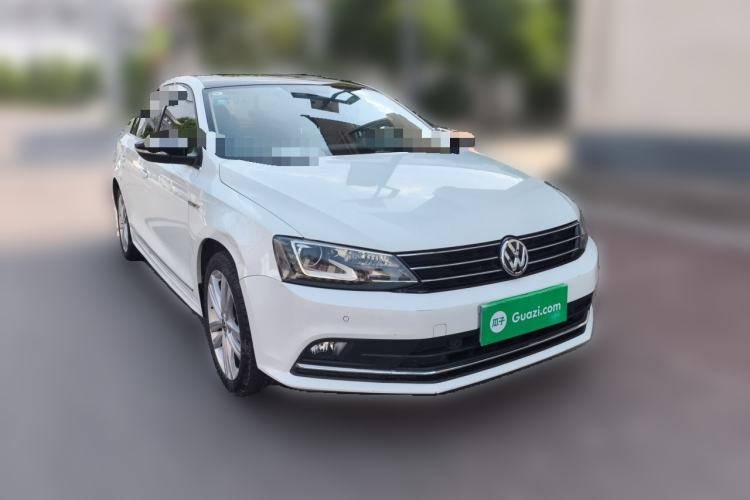 Used Volkswagen Sagitar 2018 280TSI DSG Luxury Model Front Right 45 Deg