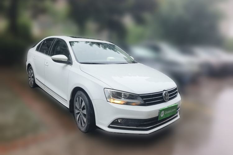 Used Volkswagen Sagitar 2018 1.6L Manual Comfort Model Front Right 45 Deg
