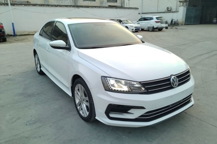 Used Volkswagen Sagitar 2018 280TSI DSG Ignite Edition Front Right 45 Deg