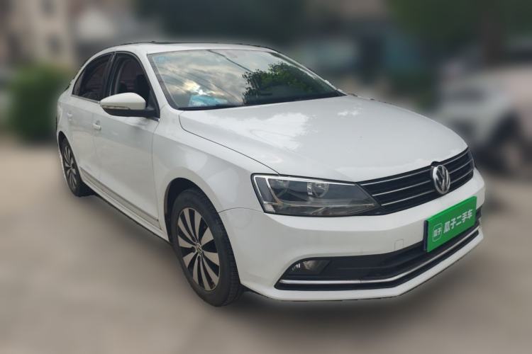 Used Volkswagen Sagitar 2018 1.6L Manual Comfort Model Front Right 45 Deg