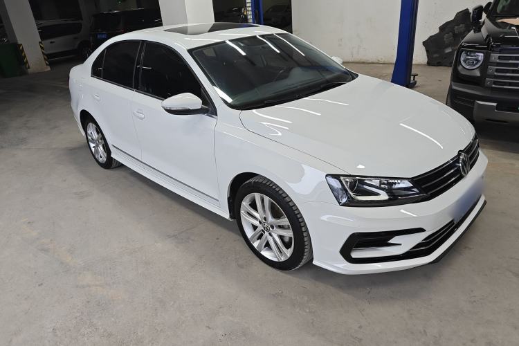 Used Volkswagen Sagitar 2018 280TSI DSG Ignite Edition Front Right 45 Deg