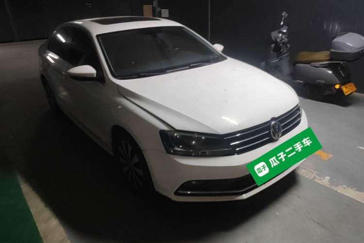 Used Volkswagen Sagitar 2018 280TSI DSG Comfort Model Front Right 45 Deg