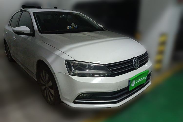 Used Volkswagen Sagitar 2018 280TSI DSG Comfort Model Front Right 45 Deg