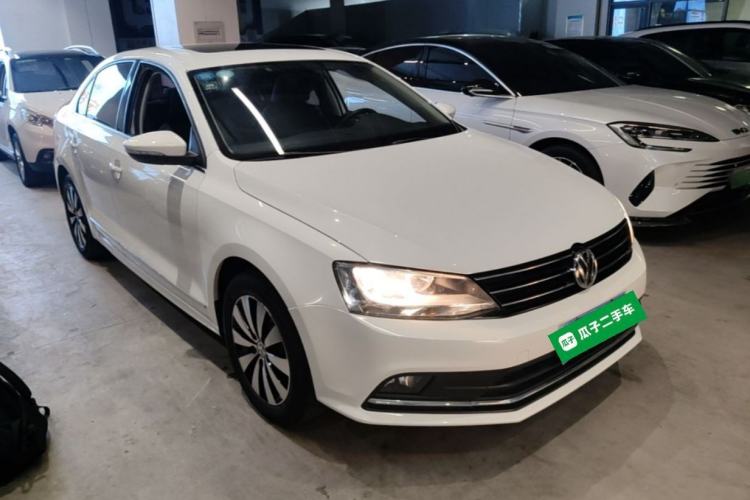 Used Volkswagen Sagitar 2018 1.6L Automatic Comfort Model Front Right 45 Deg